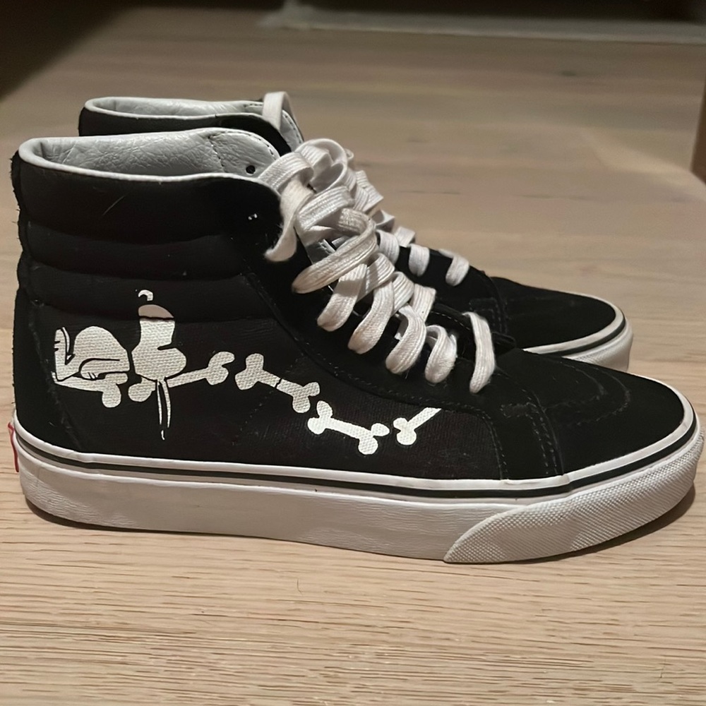 Vans Sk8-Hi Re-Issue
Peanuts Snoopy Bones (2017)